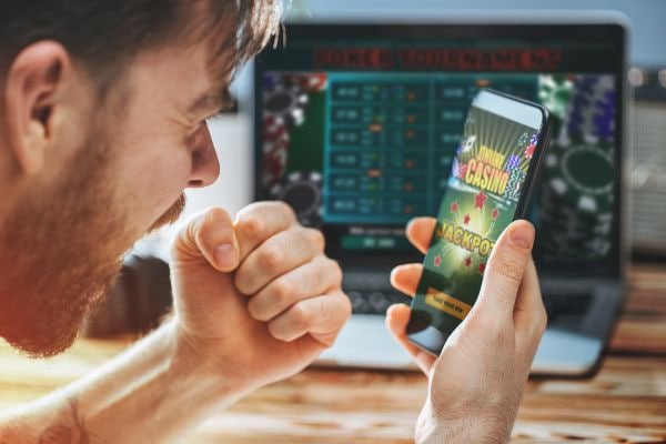 Antarmuka mobile Slot Spirit Party